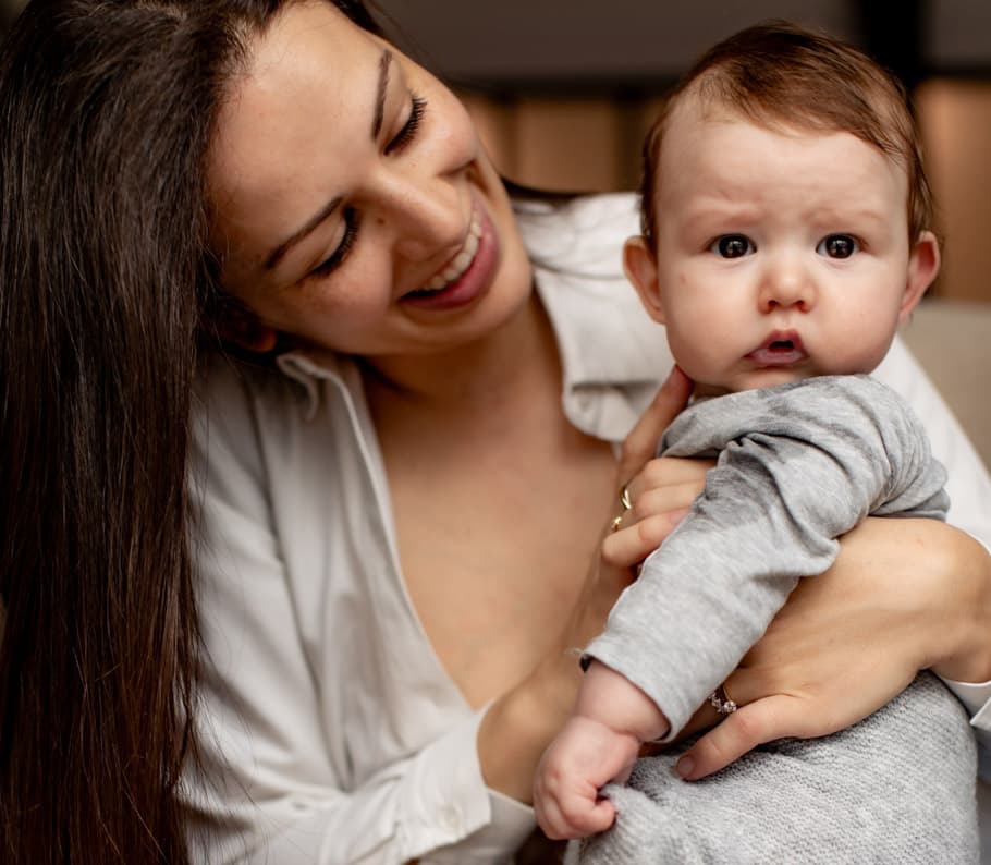 Le biberon de lait infantile est déjà prêt. Avant de céder, ces questions méritent d'être posées