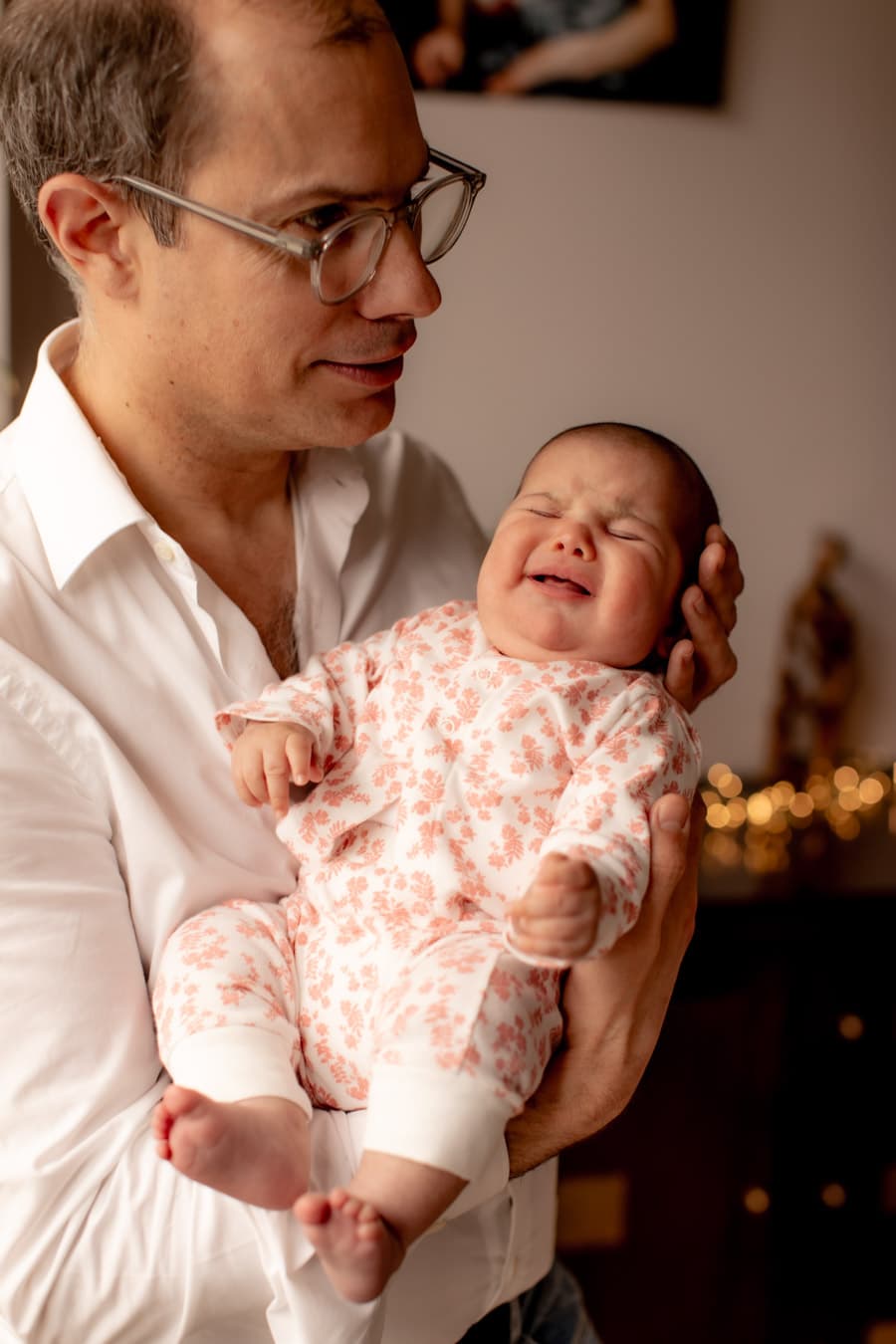 Douleur, bébé grognon, refus du sein : faut-il vraiment arrêter d'allaiter ?